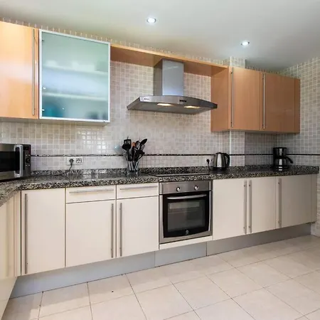 Sunshine Wonderful 3 Bedroom فيلة أذيخي